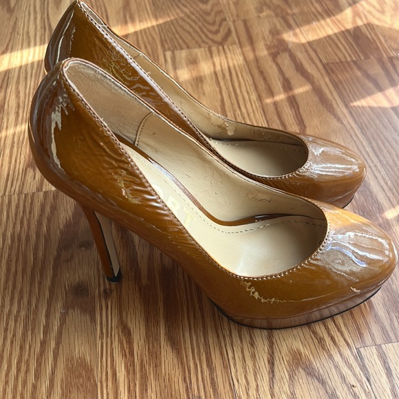 Report heels - Picture 2 of 4